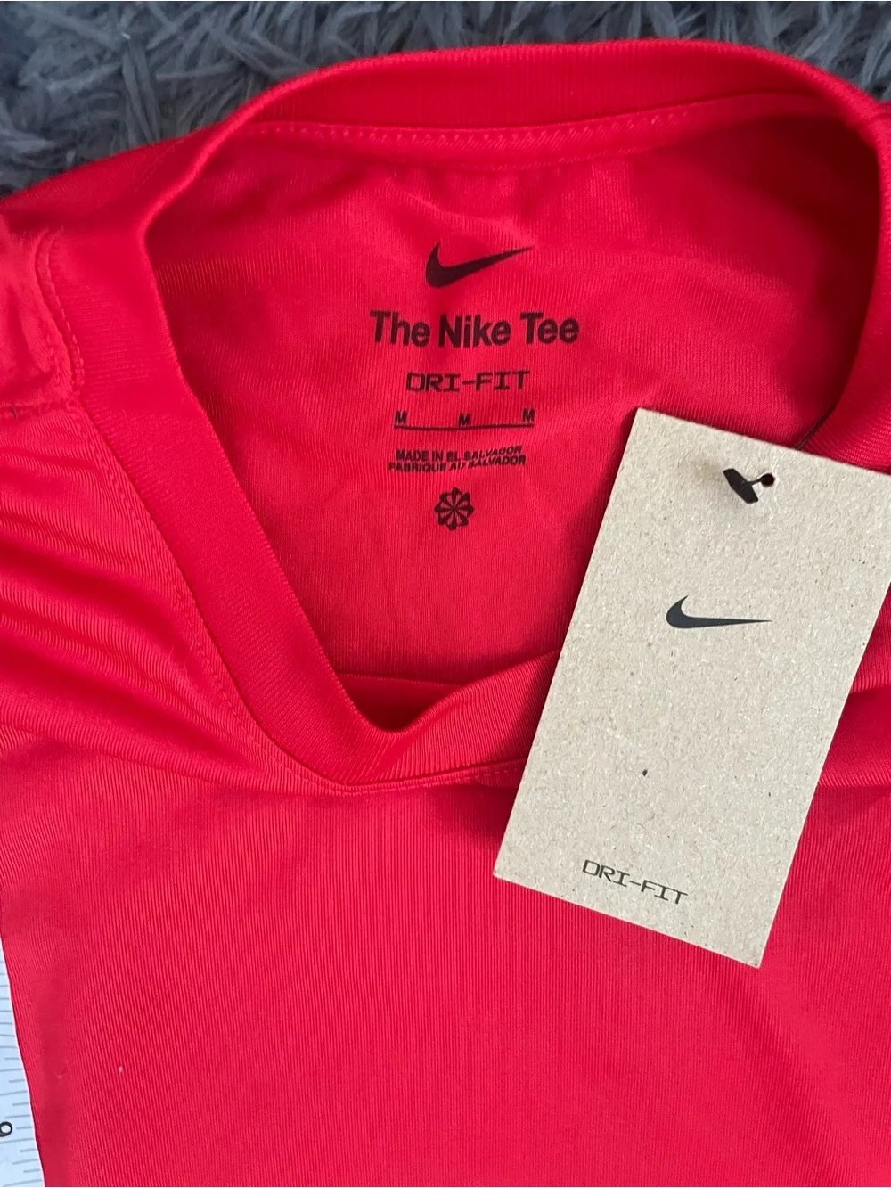 Men Size Medium Nike Dri-Fit Long Sleeve Workout T-Shirt Red